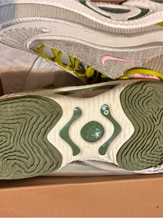Men’s Nike Air Max Solo White Sneakers with Neon Yellow Accents main image 7